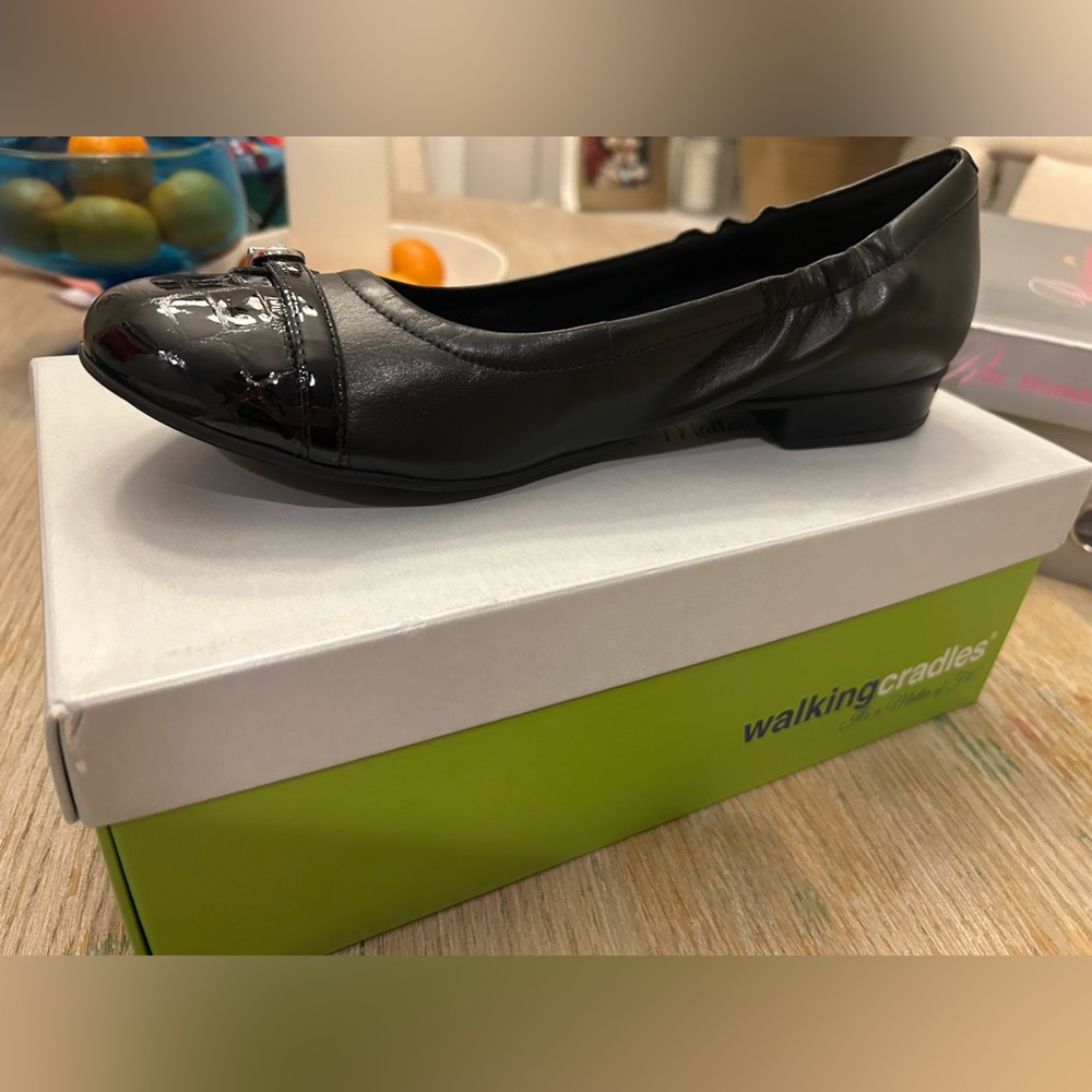 Walking Cradles black patent leather flats, size 10